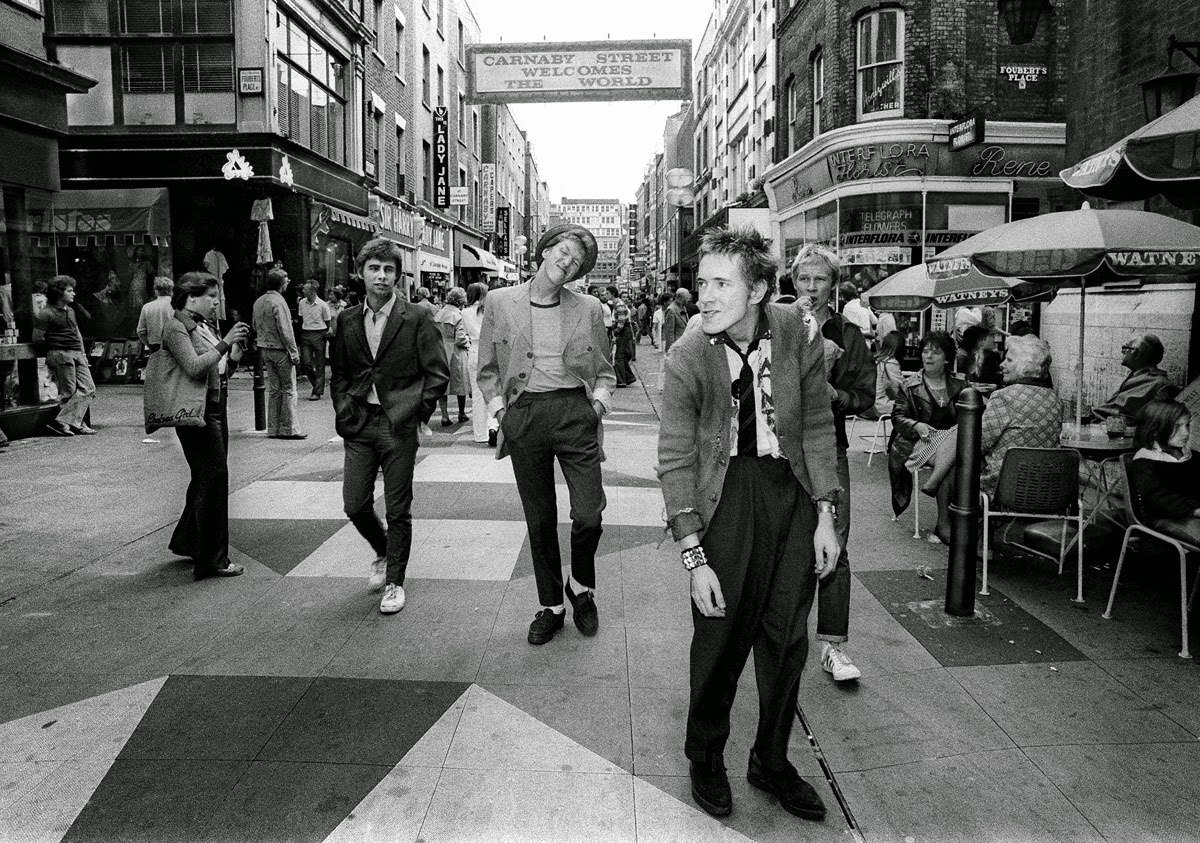 [Kilas Balik] The Sex Pistols Ditolak Masuk Amerika